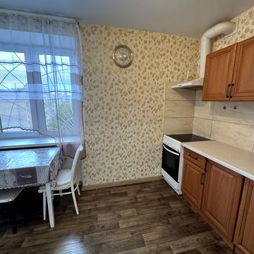Євгена Чикаленка вул., 76б