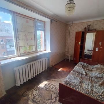 Камянецька вул., 106
