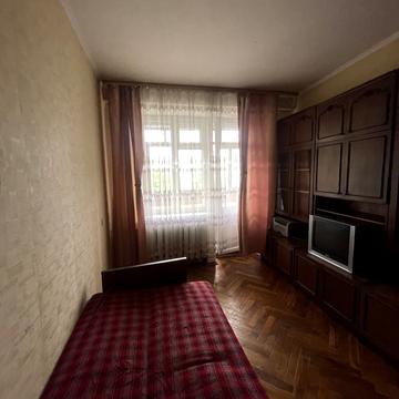 Вінстона Черчилля вул. (Червоноткацька), 14