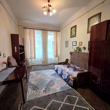 Патріарха Димитрія Яреми вул. (Антона Чехова), 12
