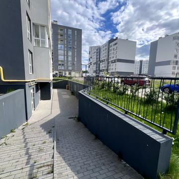 Володимира Янева вул., 10