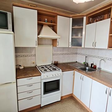 Захарівська вул., 10