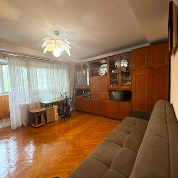 Василя Кучера вул., 4