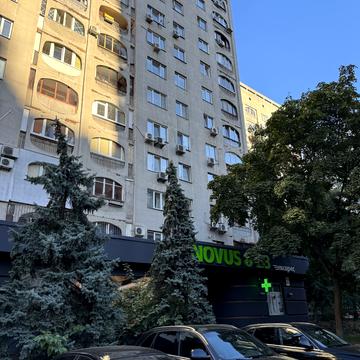 Золотоустівська вул., 46