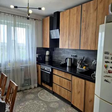 Івана Миколайчука вул., 13