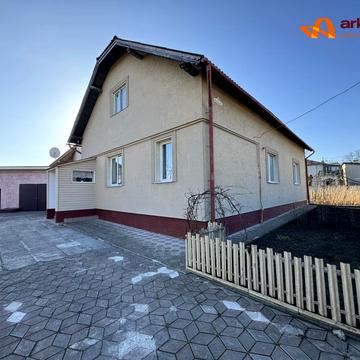 Грушевського вул., 23