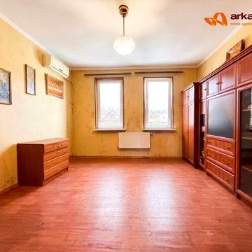 Кобилянської вул., 32