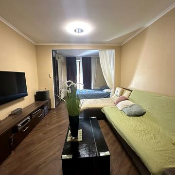Таїрова вул., 6