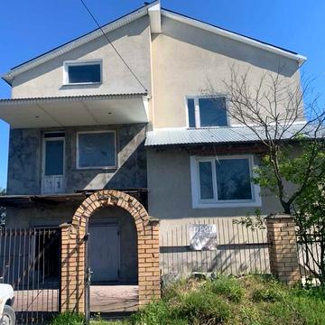 Петра Сагайдачного вул., 19