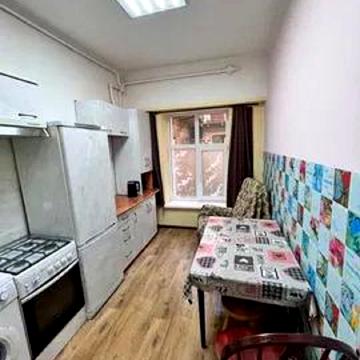 Богдана Хмельницького вул., 28