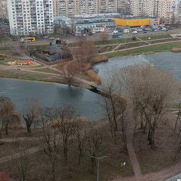 Райдужна вул., 22