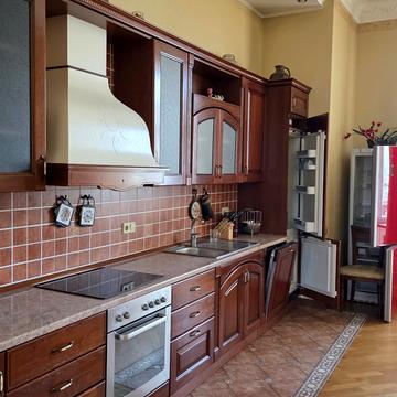 Саксаганського вул., 68/21
