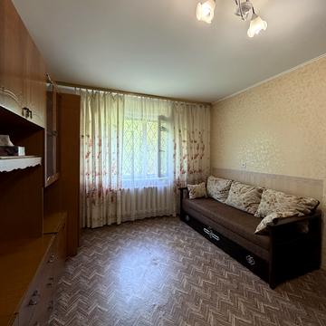 Анни Ахматової вул., 15