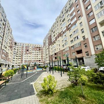 Угорська вул., 14є