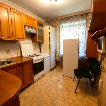 Олександра Поля просп. (Кірова), 10/12