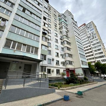 Ярослава Баїса вул. (Володимира Висоцького), 15
