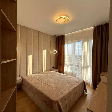 Петра Дорошенка вул., (Будинок 2)