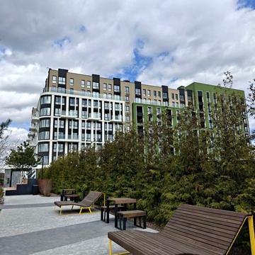Петра Дорошенка вул., (Будинок 2)