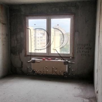 Милославська вул., 18