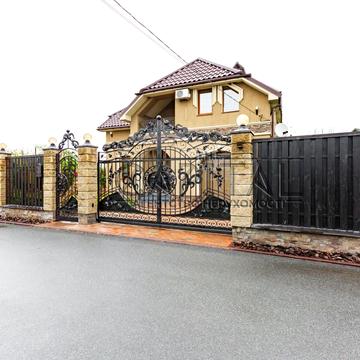 вул. Космонавтів, 25