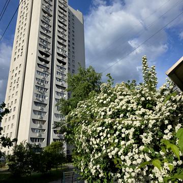 Героїв просп., 1-Б