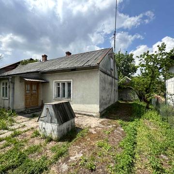 Садівницька вул., 38