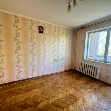 Київська вул., 10