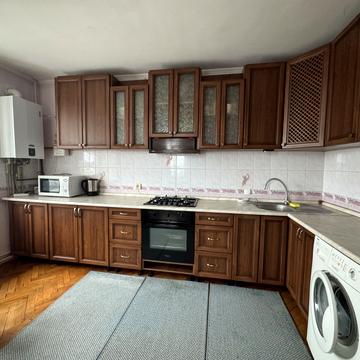 Володимира Лучаковського вул., 14