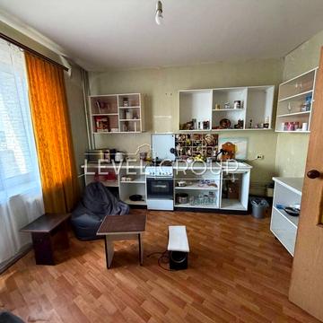 Академіка Булаховського вул., 5-Б