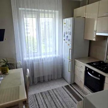 Тростянецька вул., 3