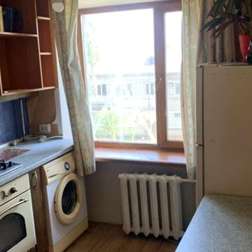 Театральна вул., 28