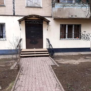 Князя Володимира Великого просп., 99