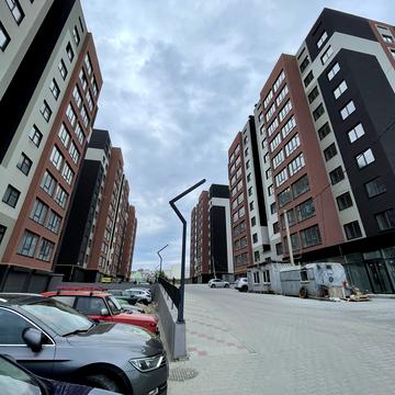 Гетьманська вул., (Будинок 6)