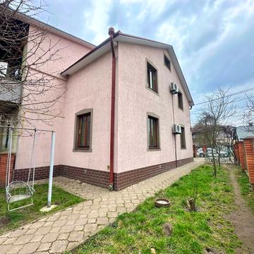 Пластунів вул., 31