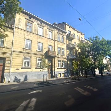 Героїв УПА вул., 52