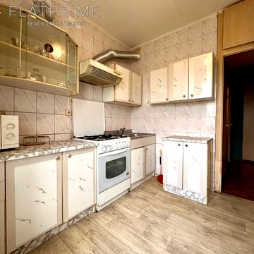 Миколи Ушакова вул., 20