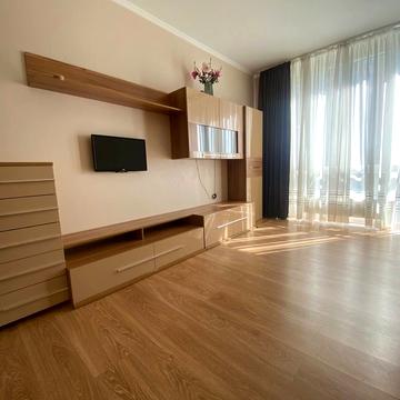 Анатолія Петрицького вул., 13