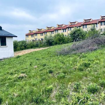 Андрія Сахарова вул., 14