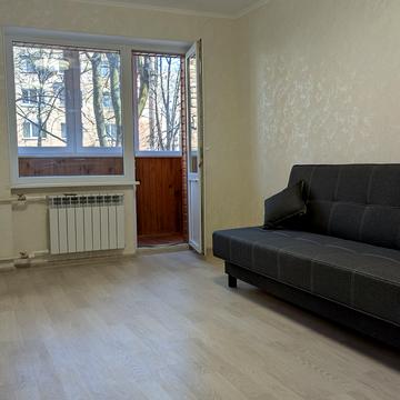 Авіаконструктора Антонова вул., 4