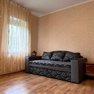 Симона Петлюри вул., 2