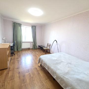 Академіка Глушкова просп., 9-Є