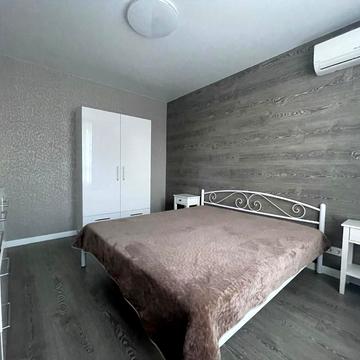 Драгоманова вул., 10