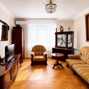 Велика Китаївська вул., 87