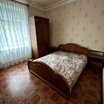 Володимира Вернадського вул. (Дзержинського), 18