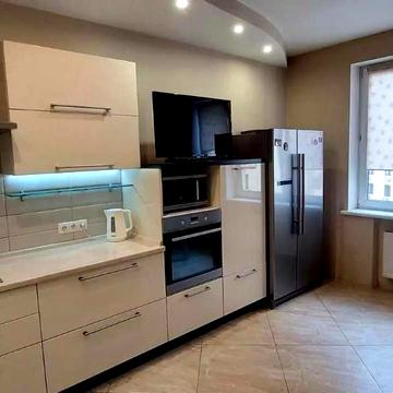 Дмитрівська вул., 75