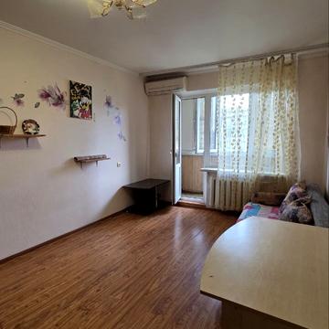 Сімї Глодан вул., 4