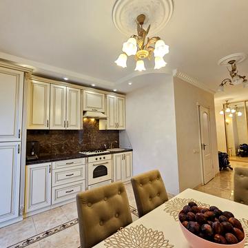 Володимира Івасюка вул., 7