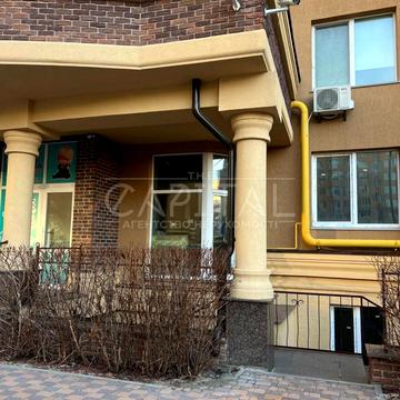 Петрівська вул., 6