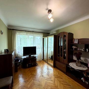Євгена Коновальця вул., 102
