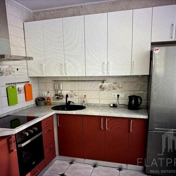 Сергія Данченка вул., 32